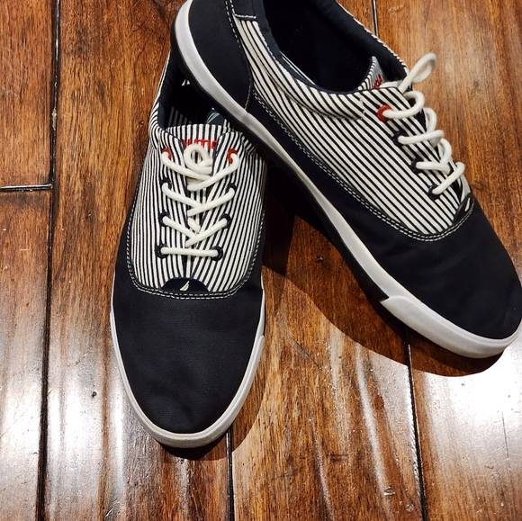 Nautica Men's Lace-up Boat Shoe - Picture 1 of 5